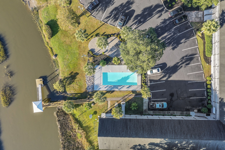 Exterior & Views 2, Charleston Creekside Inn, Charleston
