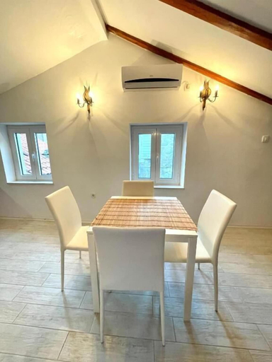 Others 4, Family Two bedroom House Old Town Budva