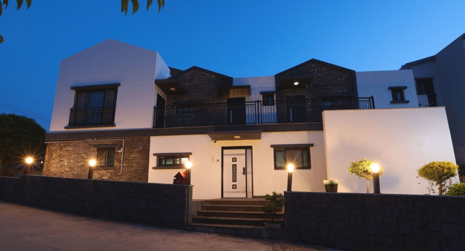 Exterior & Views 2, Macarios Pension, Jeju