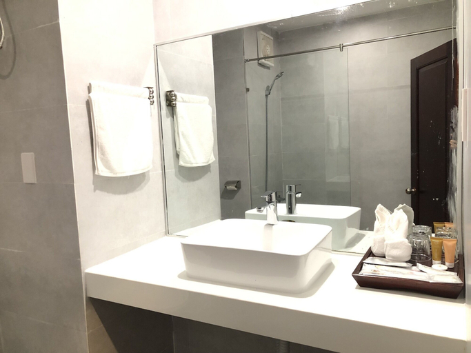 Bathroom 4, KHACH SAN HUNG VUONG, Quảng Ngãi