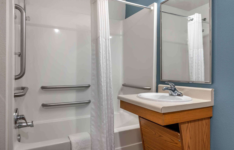 Bathroom 4, Extended Stay America Select Suites - Indianapolis - West, Marion