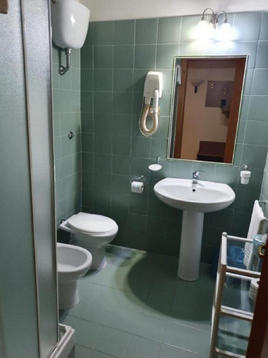 Bedroom 4, villa maria park, Rome