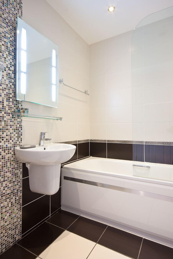 Bathroom 5, Bowness Bay Suites - Adults only, Cumbria
