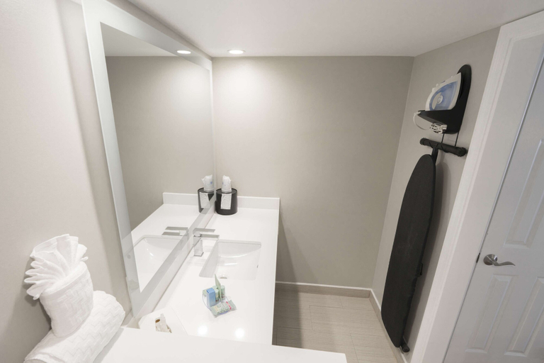 Bathroom 4, Best Western Seaside Inn, Saint Johns