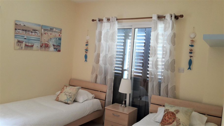 5, FUN IN THE SUN Villa (SeaViews, Large Pool & BBQ)