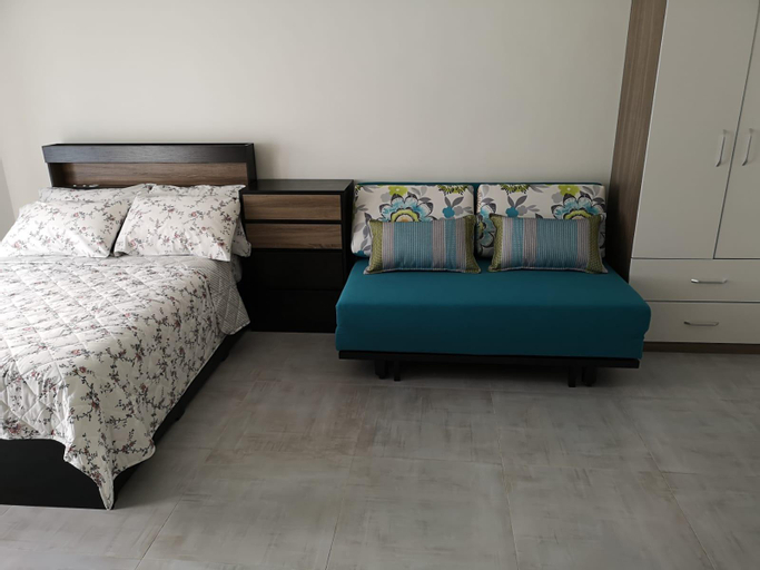 Bedroom 2, Brand new condo with a stylish sky garden , Kowloon