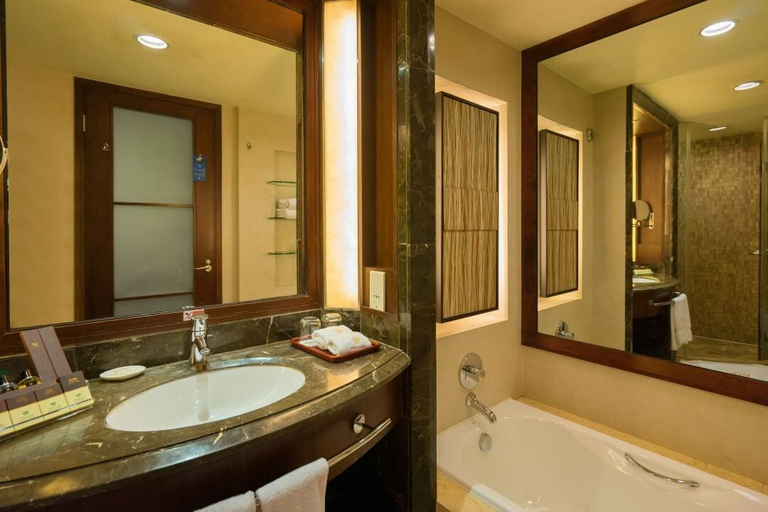 Bathroom 4, Richwood Garden Hotel, Dongguan