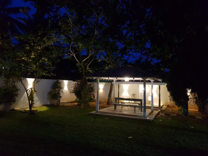 Others 5, The ultimate tropical getaway!, Galle Four Gravets