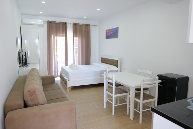 Bedroom 3, Lux Apartments, Sarandës