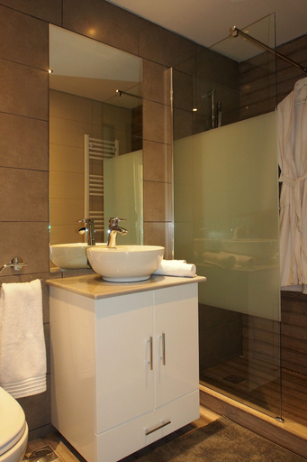 Bathroom 5, Urban Residence, Attica