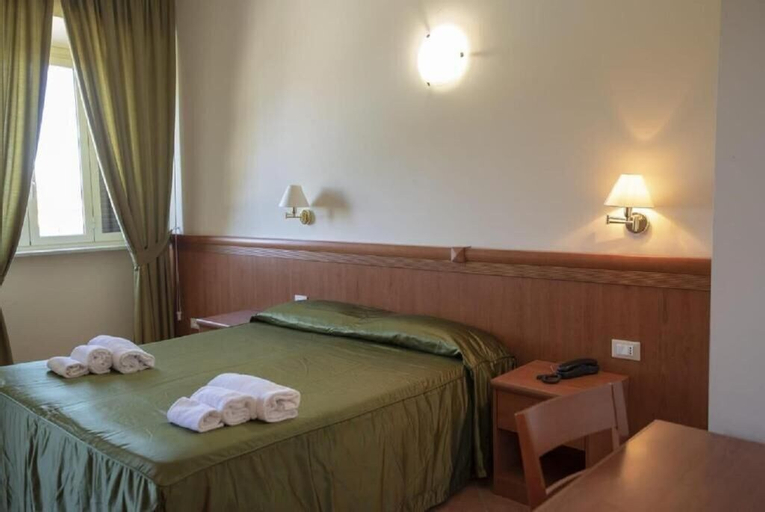 Bedroom 3, villa maria park, Rome