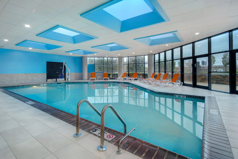 Sport & Beauty 2, Crowne Plaza AUBURN HILLS by IHG, Oakland