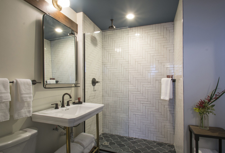 Bathroom 4, The Old No. 77 Hotel & Chandlery, Orleans