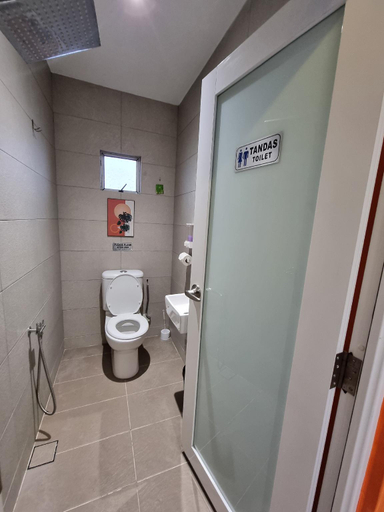 Bathroom, Laman Green Hotel Seksyen 7, Shah Alam