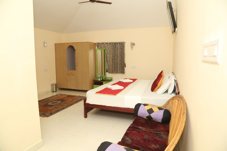 Bedroom 2, LA FLORA RESORTS YERCAUD, Salem