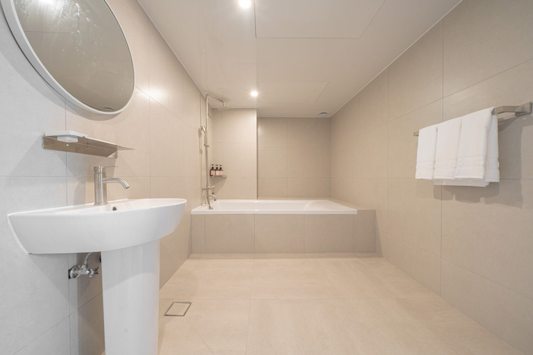 Bathroom 5, Time Terminal Hotel Daejeon 1st by Anook, Dong