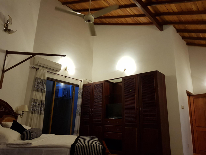 Bedroom 3, The ultimate tropical getaway!, Galle Four Gravets