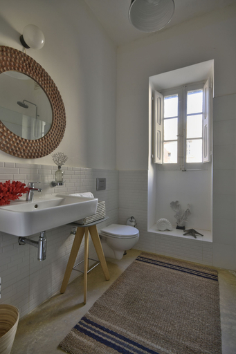 Bathroom 4, Sea Breeze Apartment