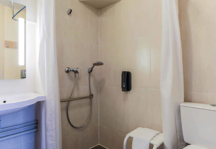 Bedroom 4, B&B HOTEL Nancy Laxou Z��nith, Meurthe-et-Moselle