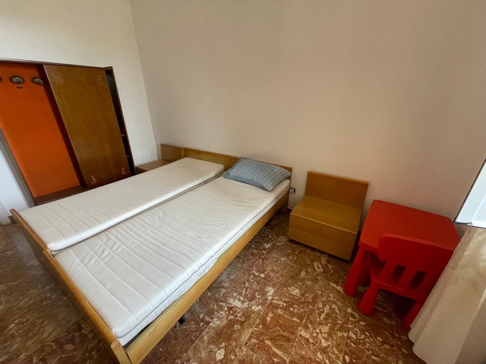 Bedroom 5, Appartamento ad Andora a soli 5' dal mare, Savona