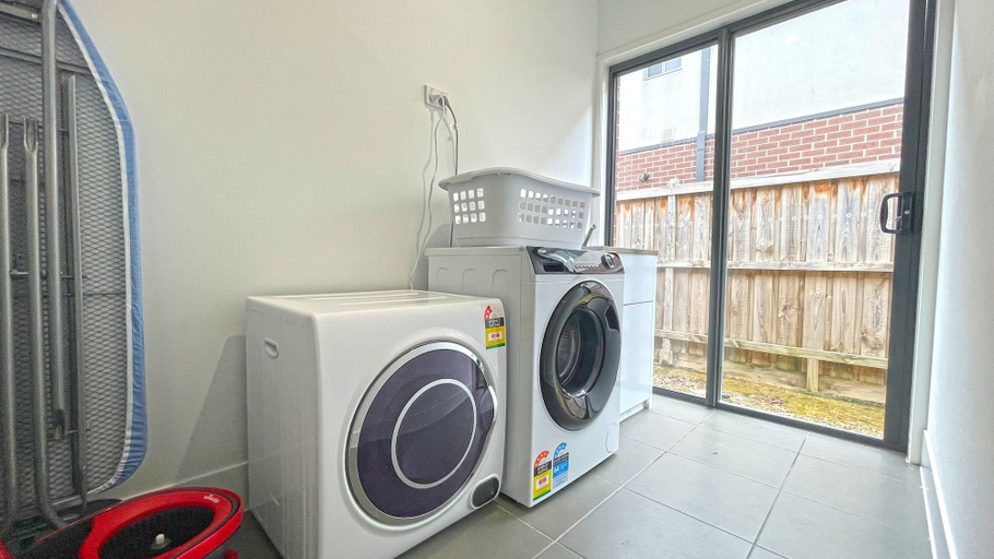 Bathroom 3, Comfort Retreat Officer, Cardinia - Pakenham