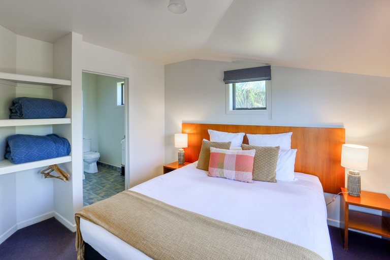 Bedroom 3, Castaways Resort, Franklin