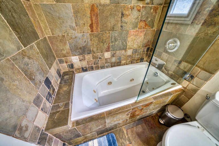 Bathroom 19