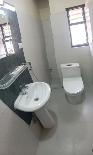 Bathroom 3, Hotel Down to Earth, Bagmati