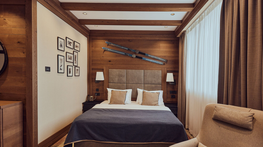 Bedroom 3, Grey Family Hotel, Brus