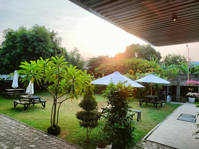 Exterior & Views 4, Stay Maja Kostel, Semarang