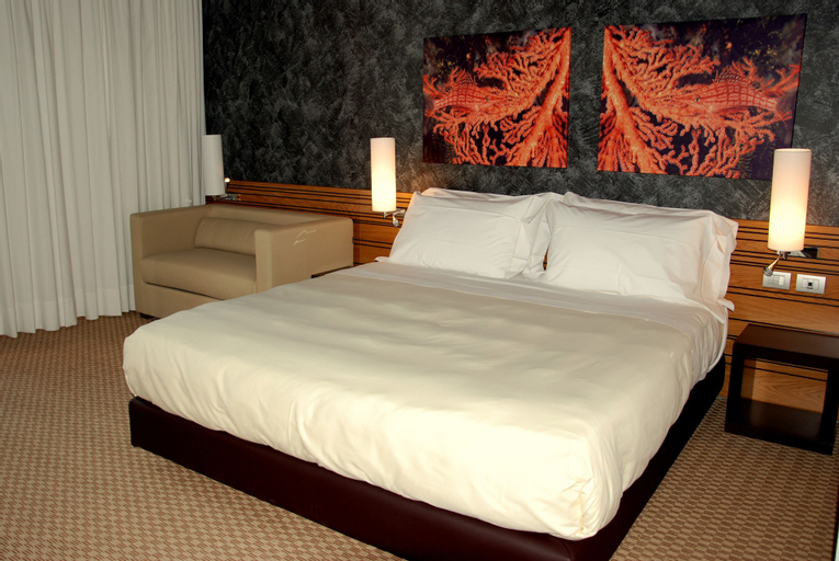Bedroom 3, Sea Art Hotel, Savona