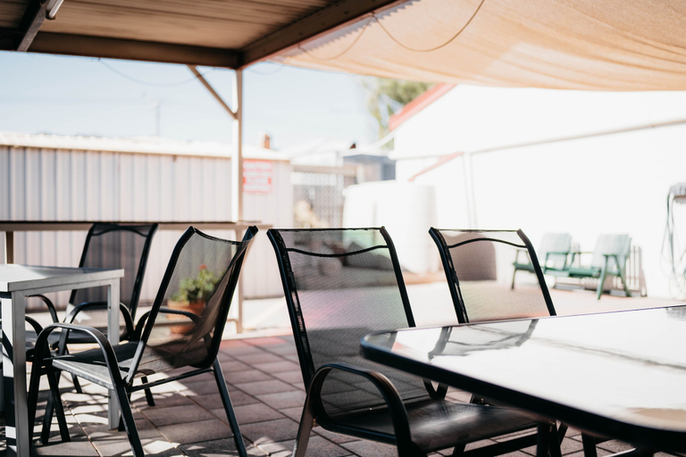 Food & Drinks 4, Motel Poinsettia, Port Augusta
