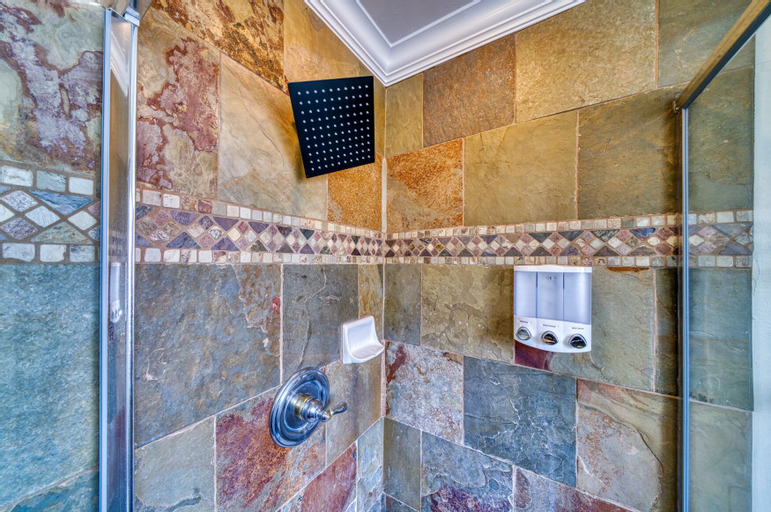 Bathroom 15