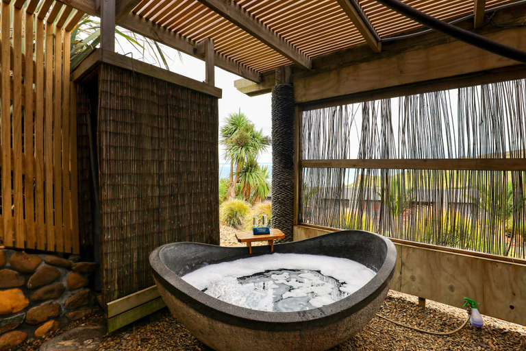 Bathroom 5, Castaways Resort, Franklin