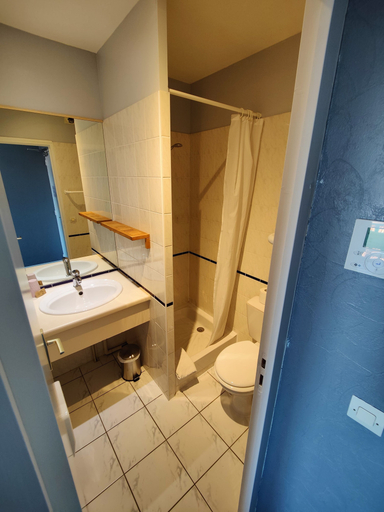 Bathroom 4, Hôtel Michelet Plage, Gironde