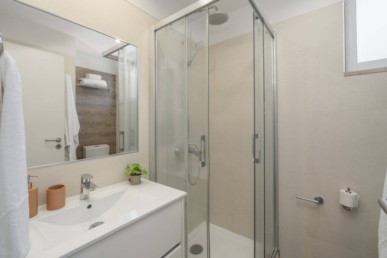 Bathroom 3, Close to the Beach, Vista Formosa I, Funchal