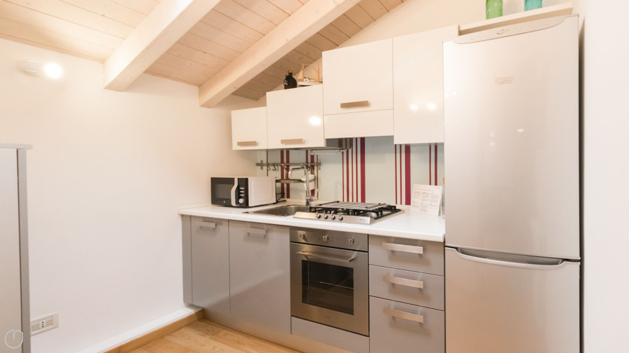 Others 5, Italianway - Savona 108, Milano