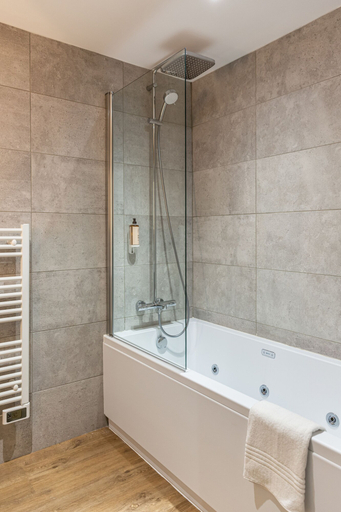 Bathroom 4, Mercure Toulouse Aéroport Blagnac, Haute-Garonne