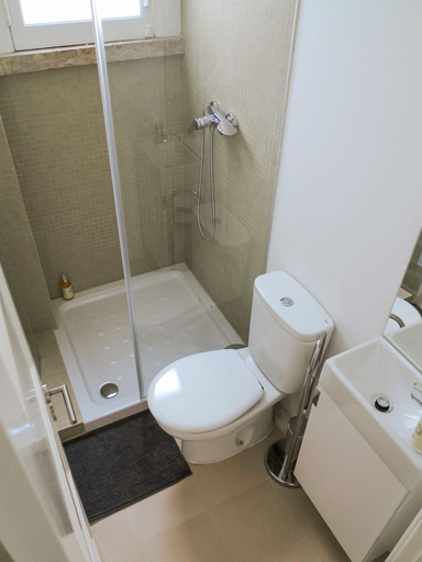 Bathroom 4, DuMont Lisbon Guesthouse, Lisbon