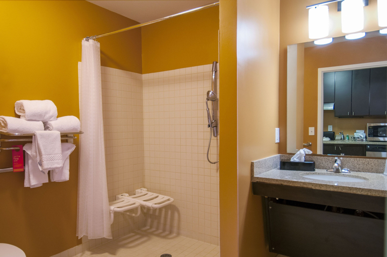 Bathroom 5, TownePlace Suites by Marriott Baton Rouge Gonzales, Ascension