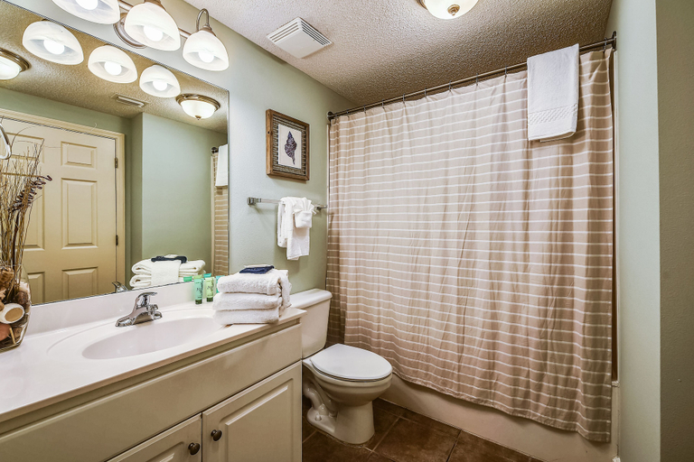 Bathroom 4, Majestic Beach Resort by Book That Condo, Bay