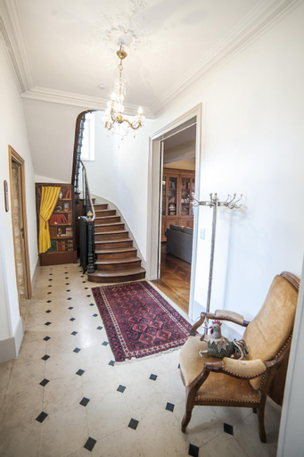 Others 5, Maison des 7 lieux, Yonne