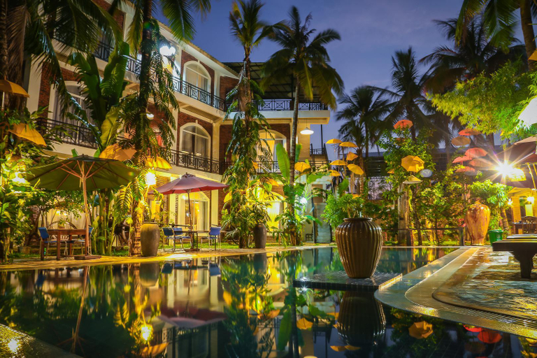 Public Area, The Coconut House, Svay Pao