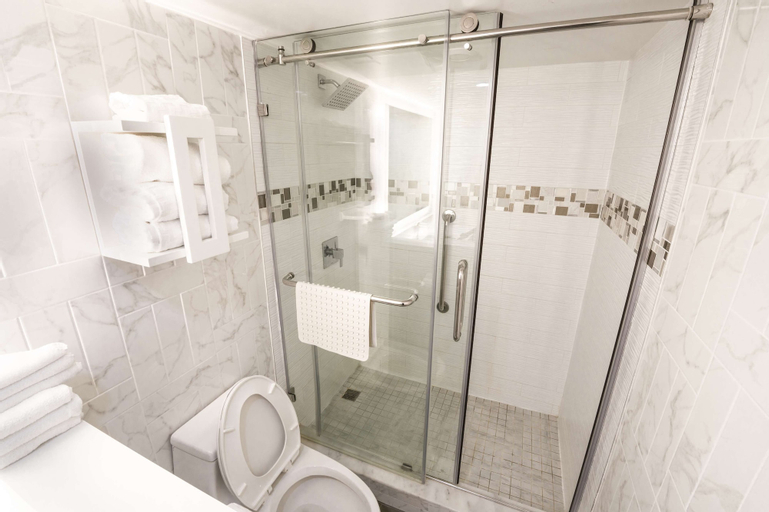 Bathroom 4