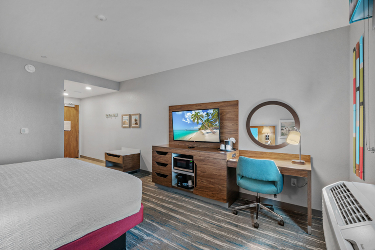 Bedroom 4, Hampton Inn Morro Bay, San Luis Obispo