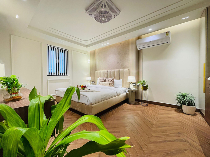 Bedroom 5, Roomshala 134 Premium Rooms Saket, Delhi