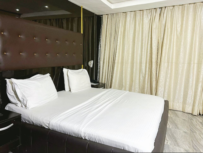 Others 5, Grey Residence, AbujaMun