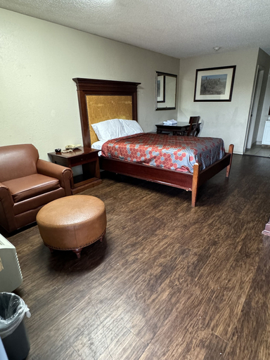 Bedroom 3, Great Western Inn & Suites, Tarrant