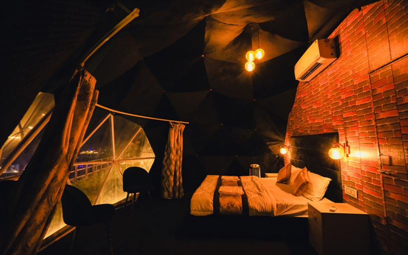 Bedroom 3, Night in Paradise, Dehradun