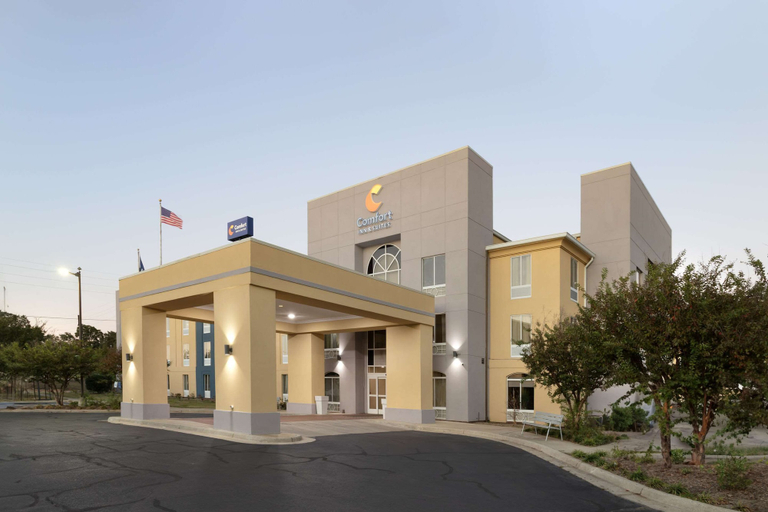 Exterior & Views 1, Comfort Inn & Suites Ruston-East, Lincoln